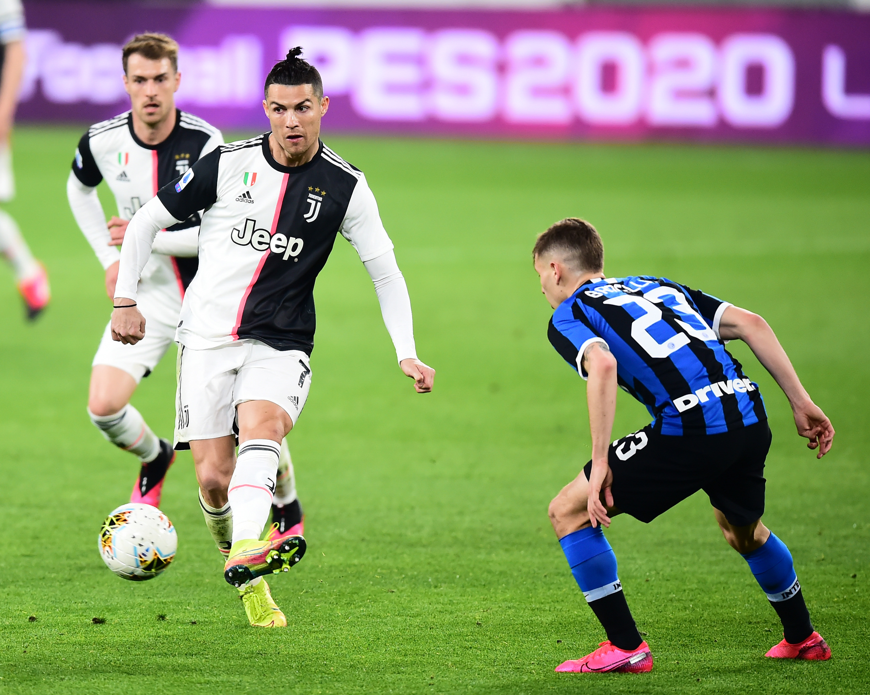 NBA ｜ 爱德华兹爆发轰37分 木狼逆转快艇止连败