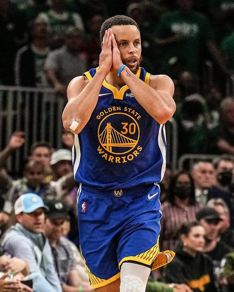 雷迪克谈社媒时代执教：球员活在评论里，保持稳定颇具挑战