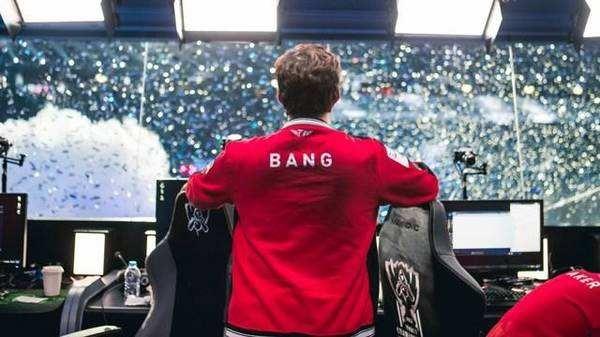 罗哥最后一次戴帽是对阵热刺，没想之后热刺就成了曼联的苦主